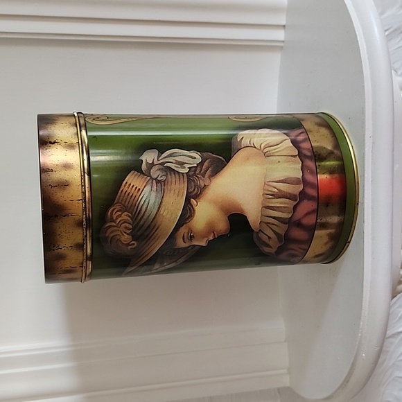 Made in England Round Tin - Victorian Dressed Ladies - English Cookie Tin - Picture 4 of 5